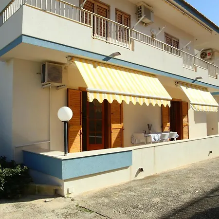 Izzhome Sunshine Lägenhet Marina di Ragusa