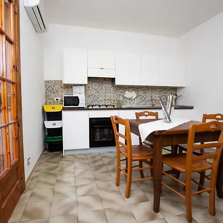 Izzhome Sunshine Lägenhet